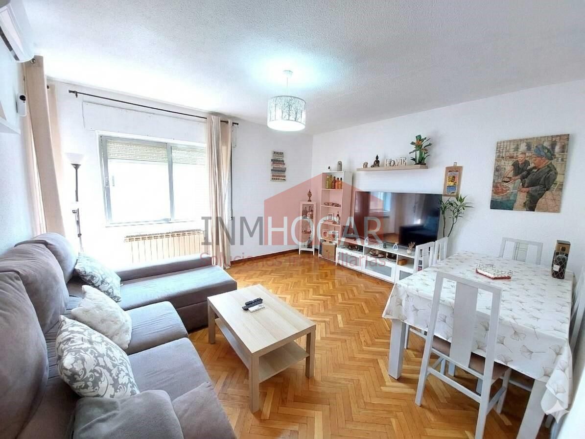 Wohnzimmer von Wohnung zum Verkauf in Ávila Capital mit Heizung, Parkett und Balkon