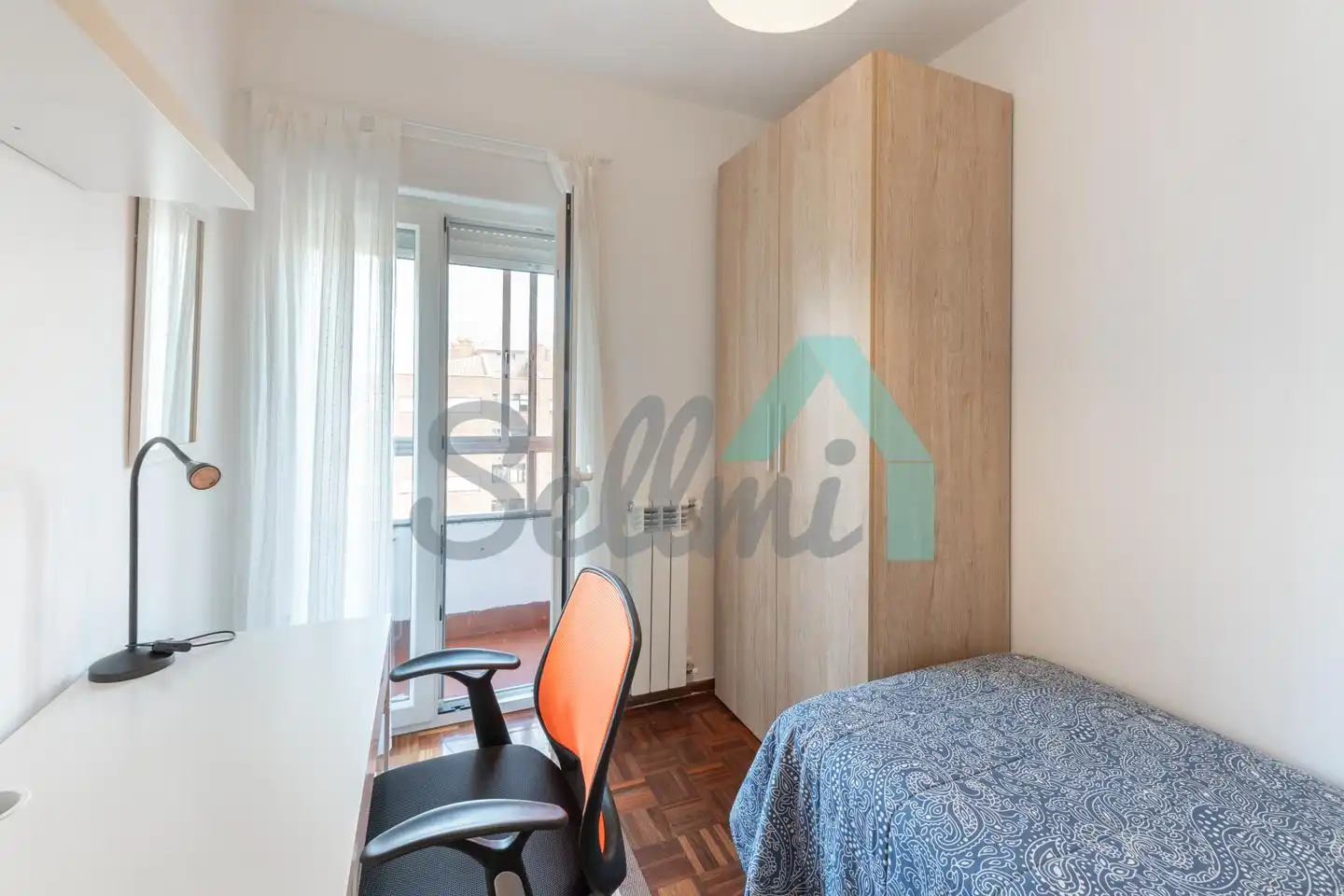 Room in Paz, El Cristo