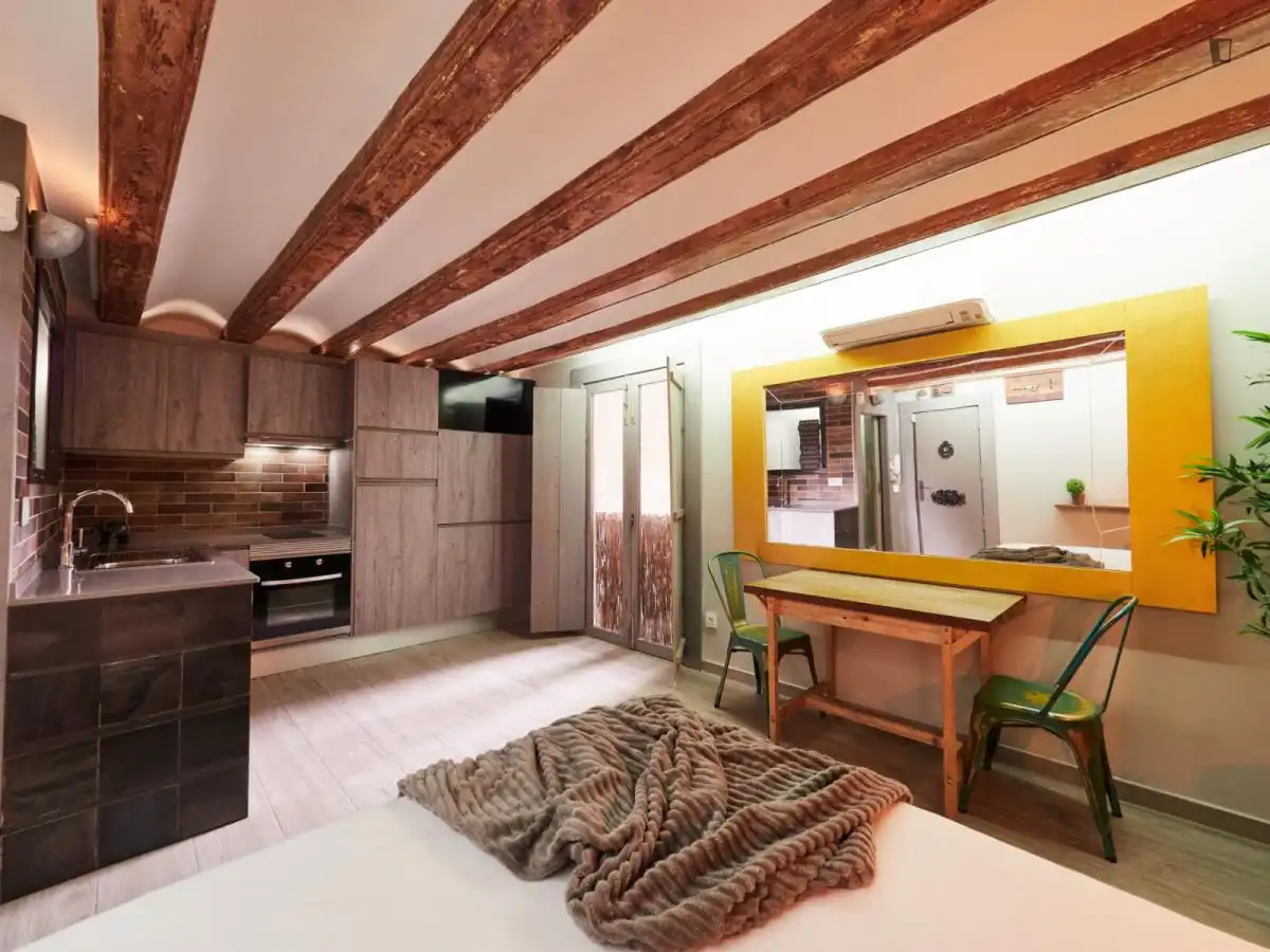 Estudio de alquiler en El Raval