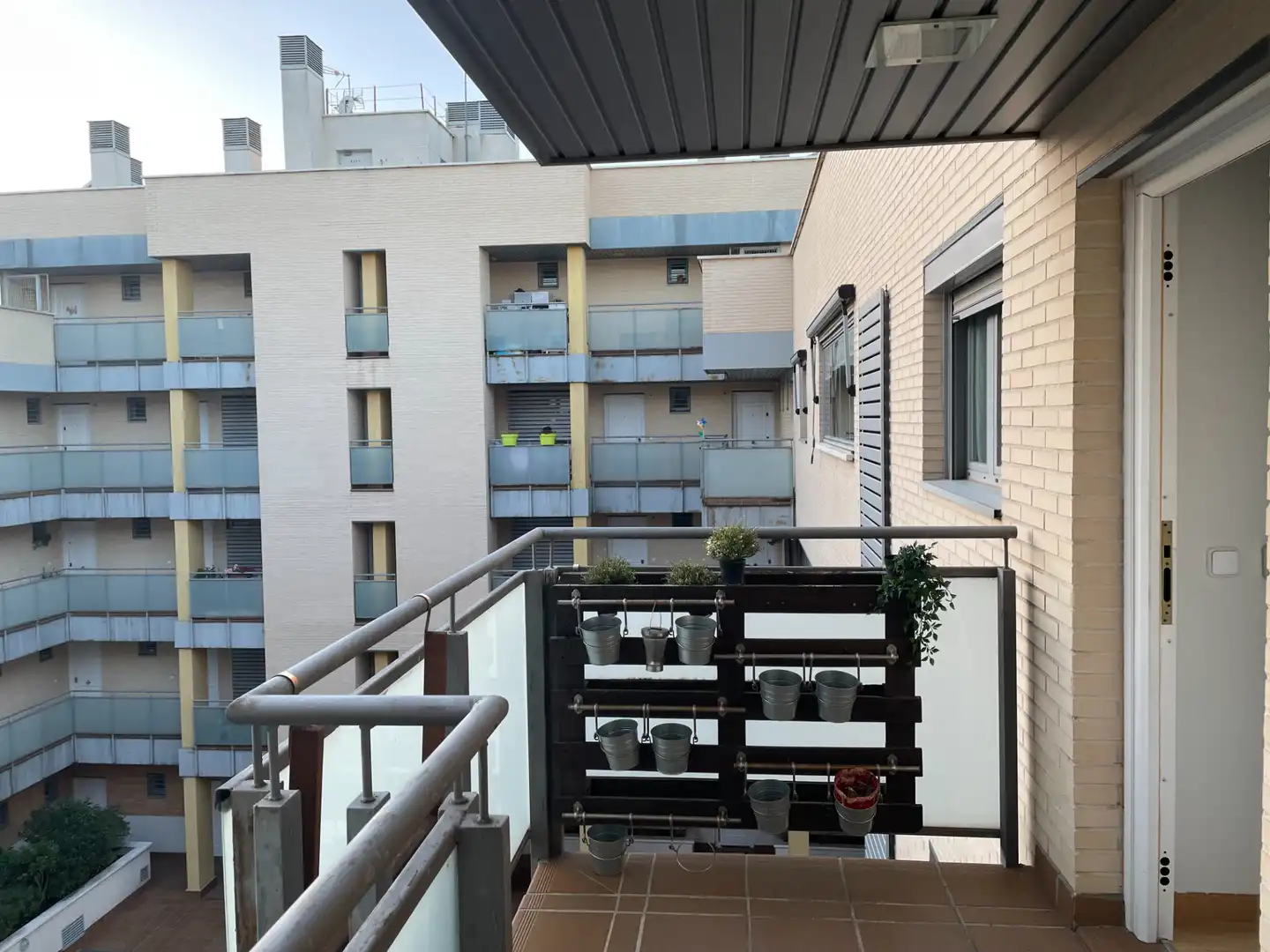 Terrasse von Wohnung zur Miete in San Sebastián de los Reyes mit Heizung, Abstellraum und Ofen