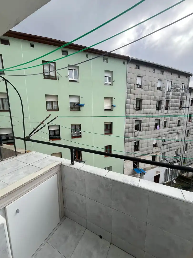 Vista exterior de Piso en venta en Bermeo con Balcón