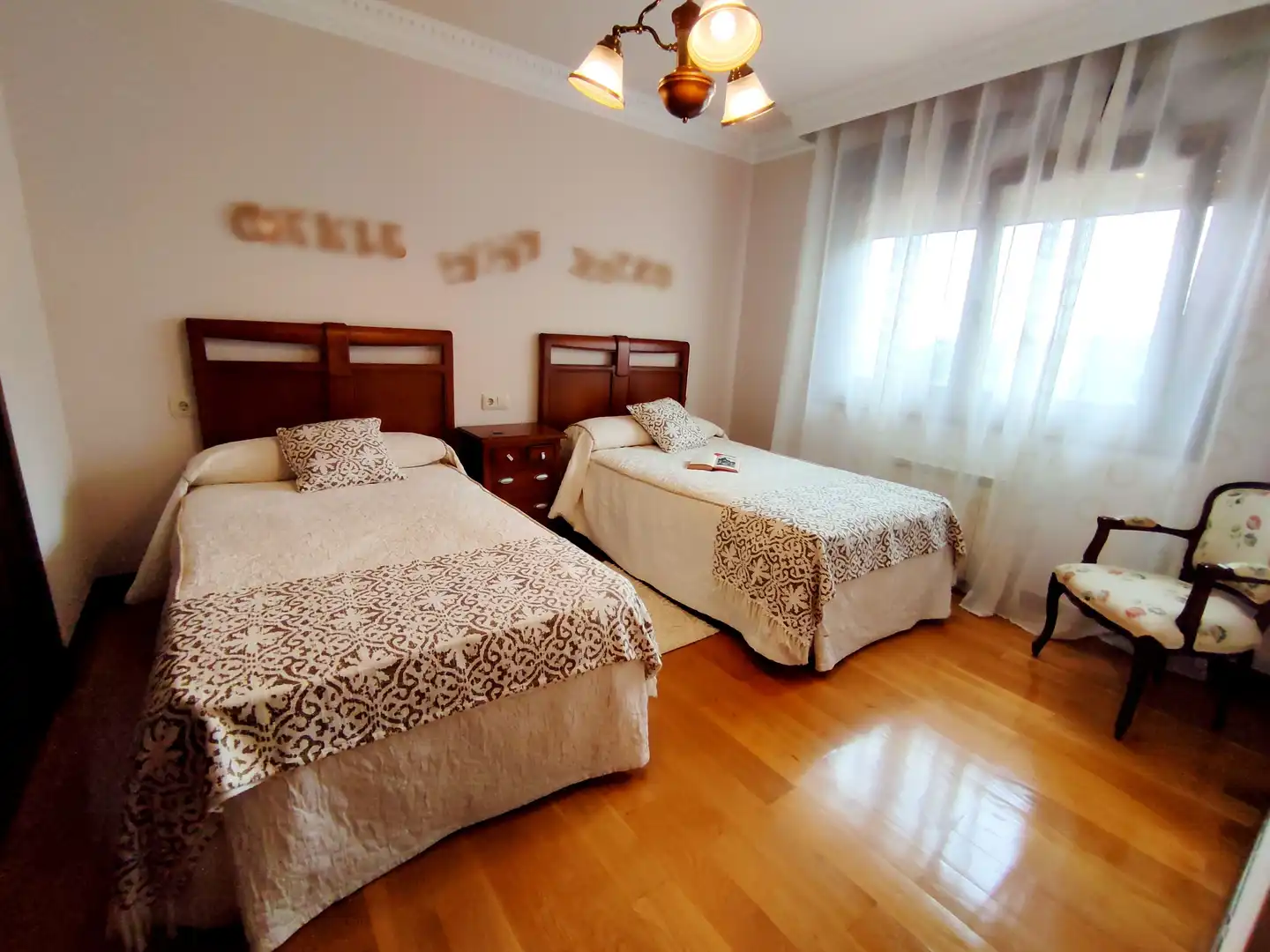 Dormitori de Casa o xalet en venda en Gondomar amb Jardí privat, Parquet i Terrassa