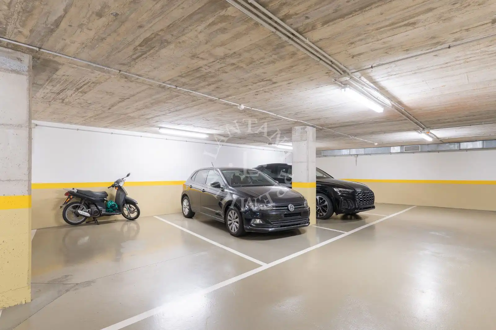 Parking de Piso en venta en Barcelona con Trastero