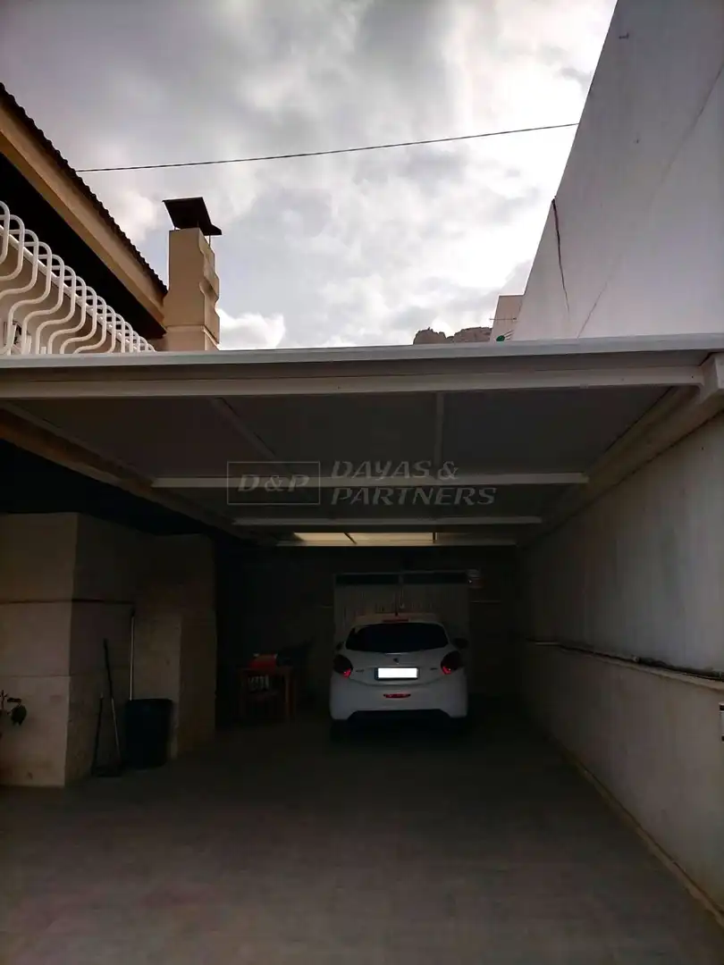 Aparcament de Casa o xalet en venda en Orihuela amb Jardí privat, Terrassa i Traster