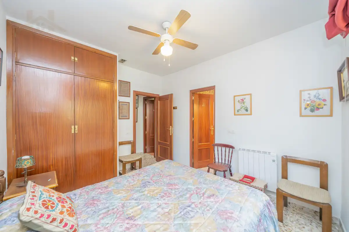 Dormitori de Casa o xalet en venda en El Escorial amb Jardí privat, Terrassa i Piscina