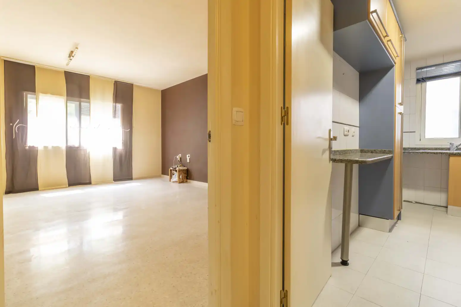 Flat for sale in Sevilla  with Air Conditioner and Storage room