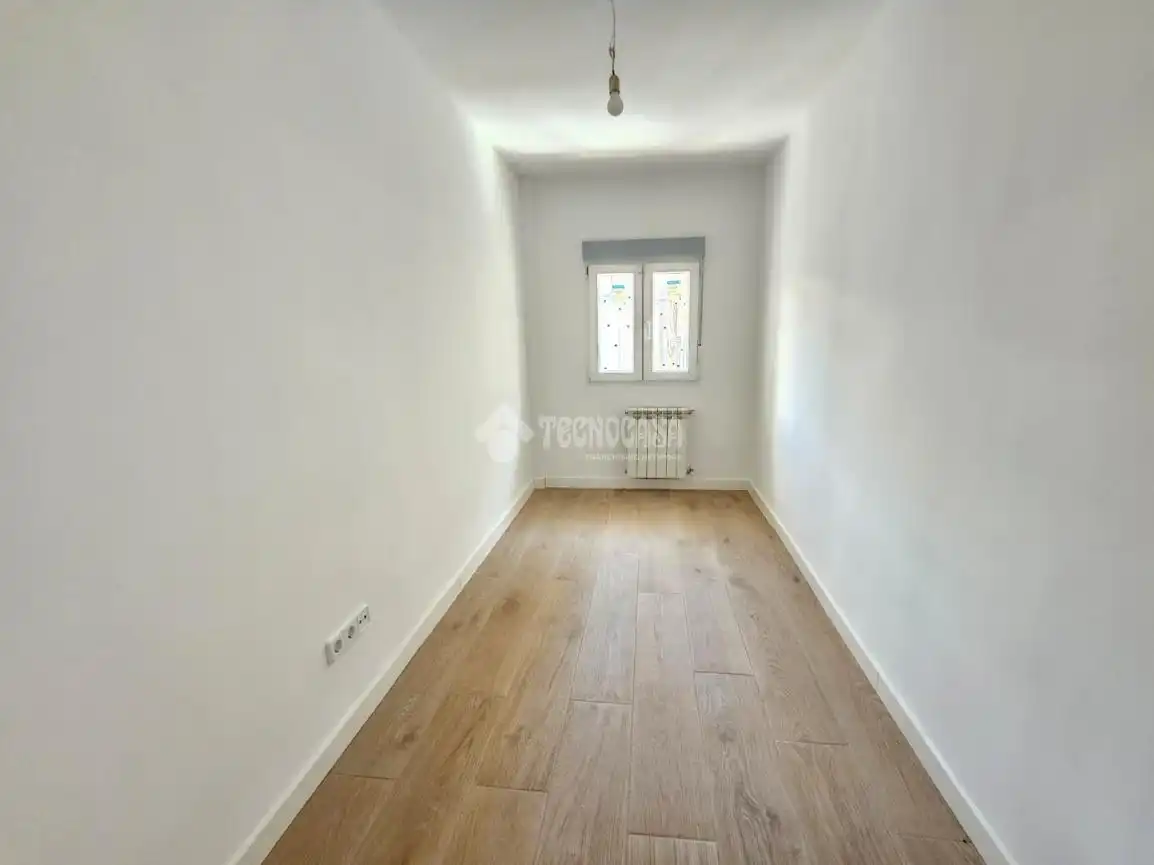 Habitación de Piso en venta en Madrid con Calefacción y Terraza