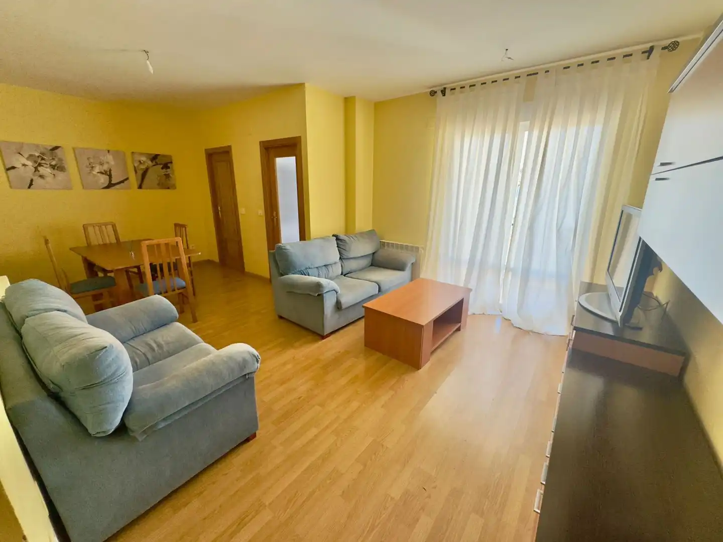 Wohnzimmer von Wohnung zum Verkauf in Valdepeñas mit Heizung, Parkett und Balkon