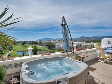 Apartamento con piscina en venta en San Pedro de Alcántara