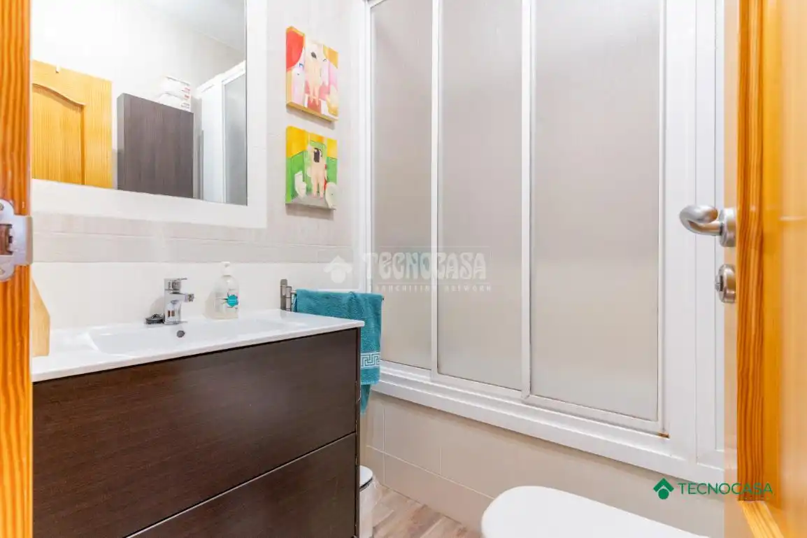 Bathroom of Attic for sale in Roquetas de Mar  with Air Conditioner, Terrace and Community pool