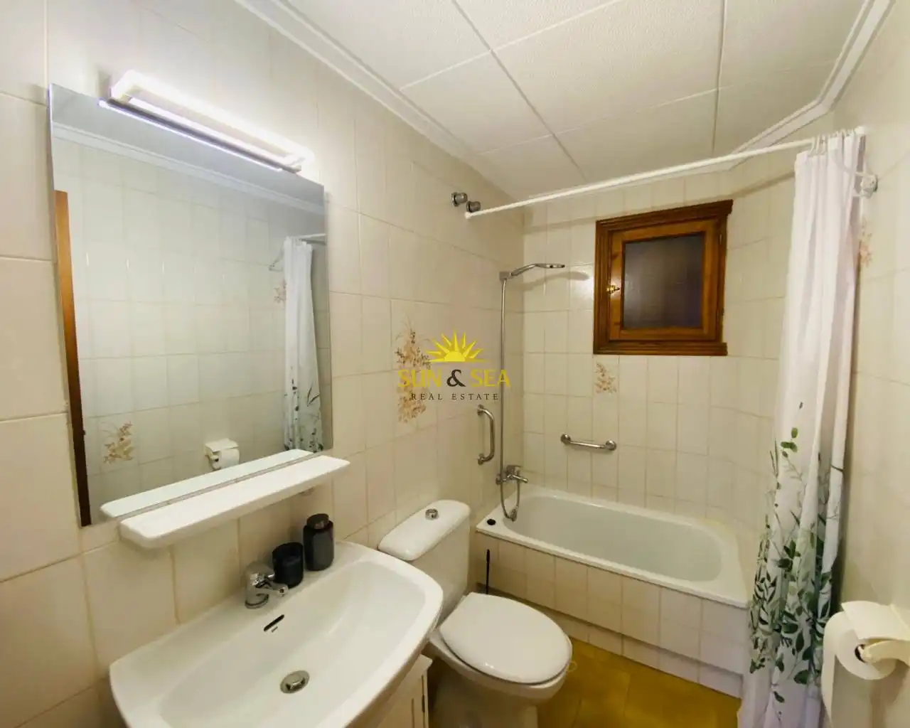 Bany de Casa o xalet de lloguer en Torrevieja amb Aire condicionat, Calefacció i Forn
