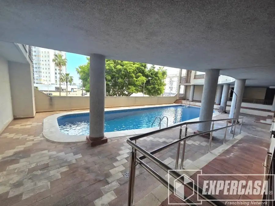 Piscina de Apartament de lloguer en Cullera amb Terrassa, Piscina i Moblat