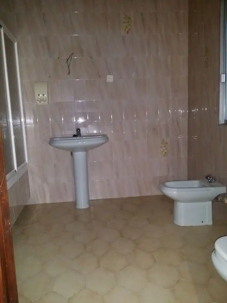 Badezimmer von Haus oder Chalet zum Verkauf in Torredelcampo mit Terrasse und Ofen