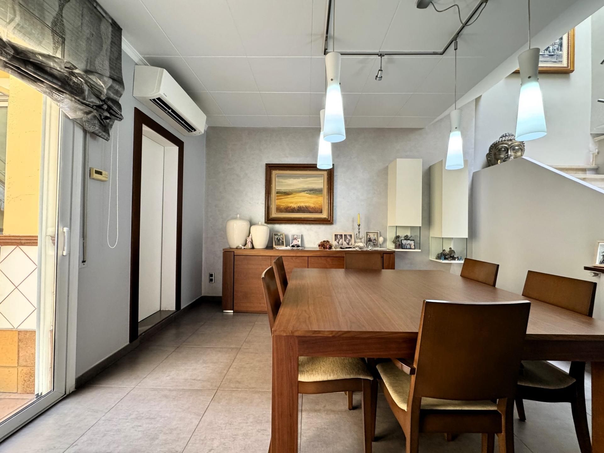 Dining room of House or chalet for sale in Sabadell  with Air Conditioner, Heating and Terrace