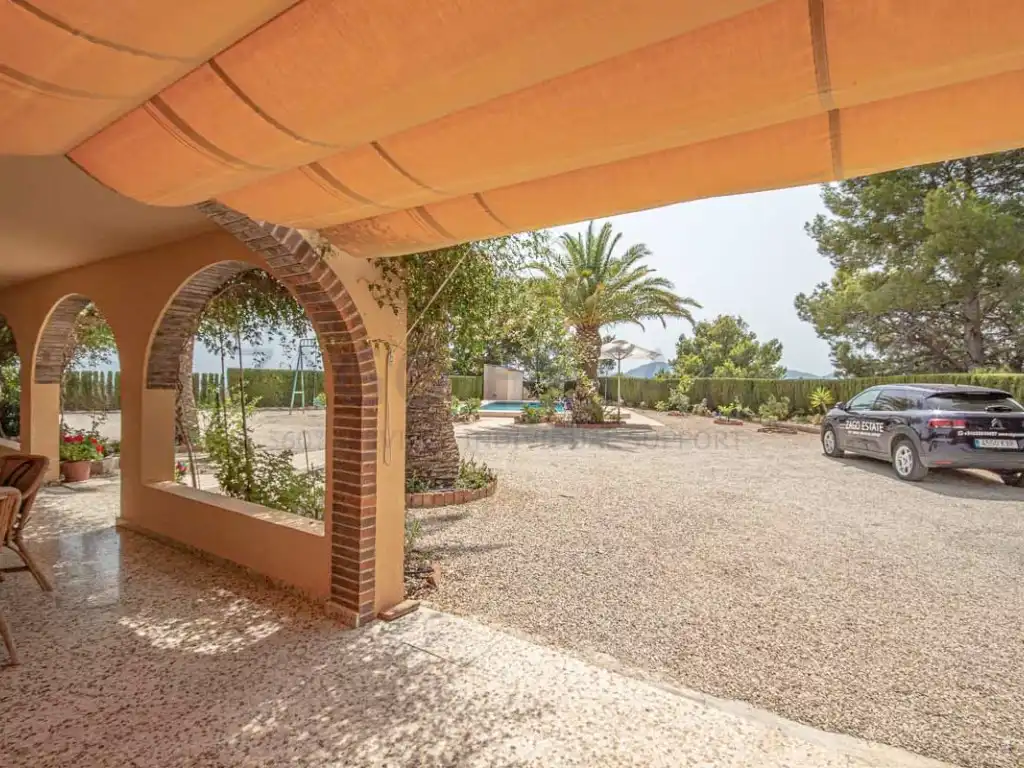 Jardí de Casa o xalet de lloguer en La Nucia amb Piscina