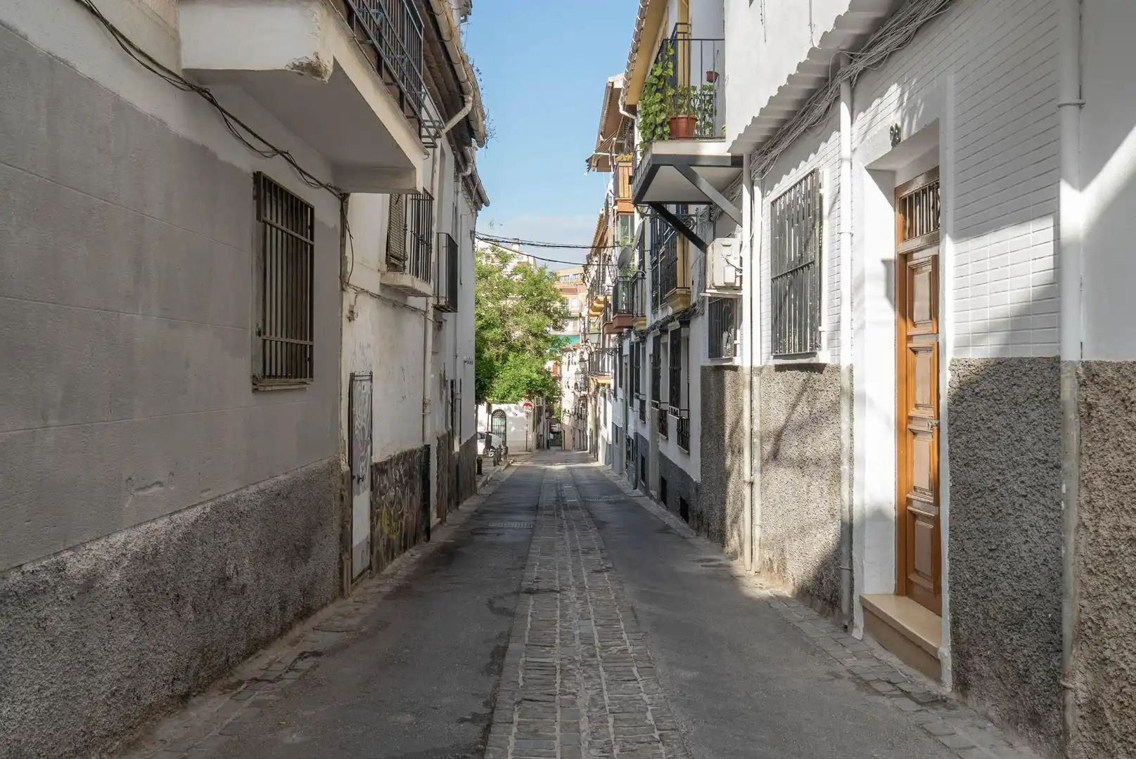 Flat with terrace for sale in Calle Agua de Cartuja 35
