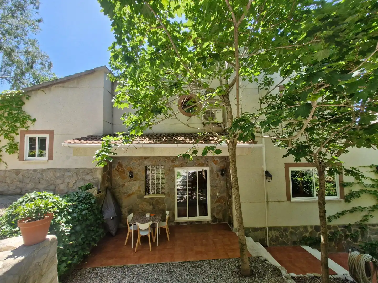 Garden of Houses for sale in Almoster  with Air Conditioner, Heating and Storage room