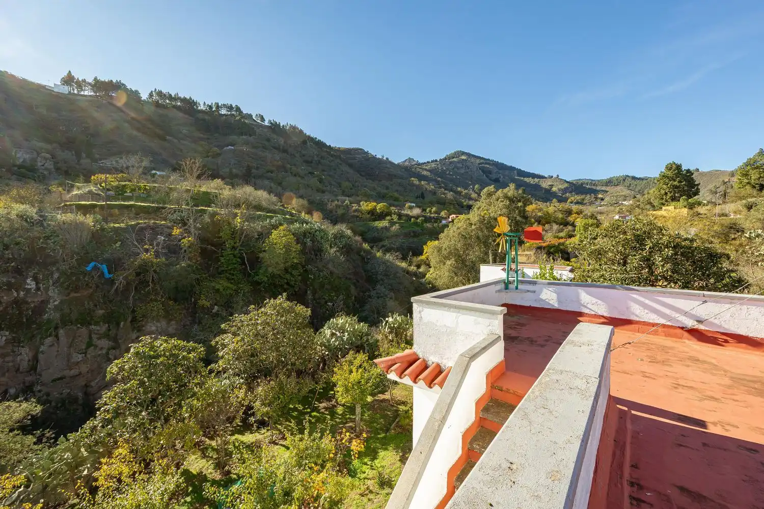 Vista exterior de Casa o xalet en venda en Vega de San Mateo amb Jardí privat i Terrassa
