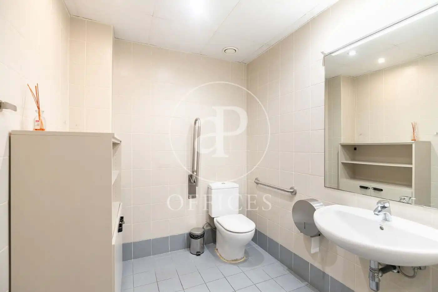 Office space with lift to rent in Carrer del Plom, imagen 47