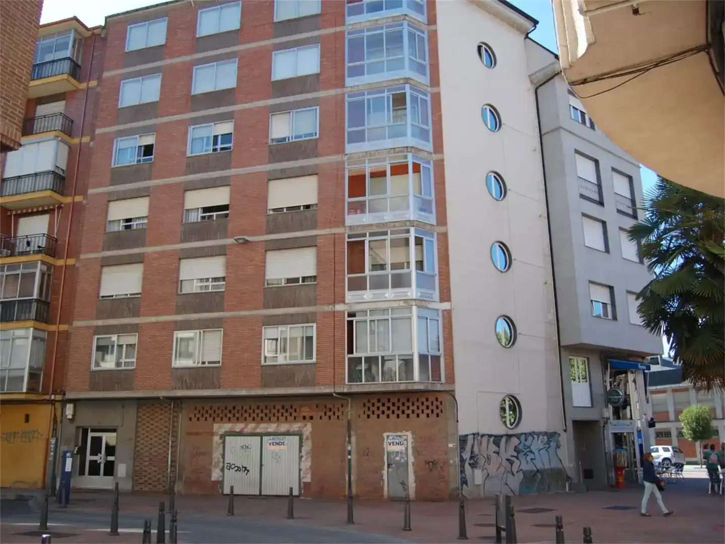 Außenansicht von Erdgeschoss zum Verkauf in Ponferrada