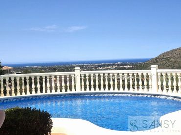 Chalet con balcón en venta en Montañar - El Arenal