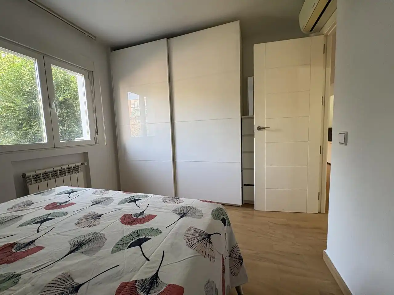Bedroom of Flat for rent in Madrid  with Air Conditioner, Heating and Furnished