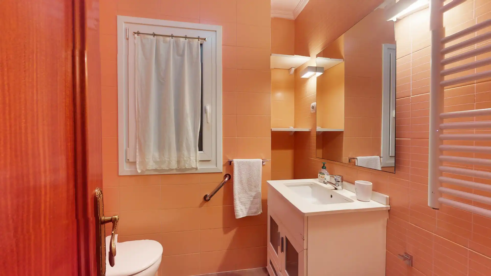 Bathroom of Flat for sale in Bilbao 