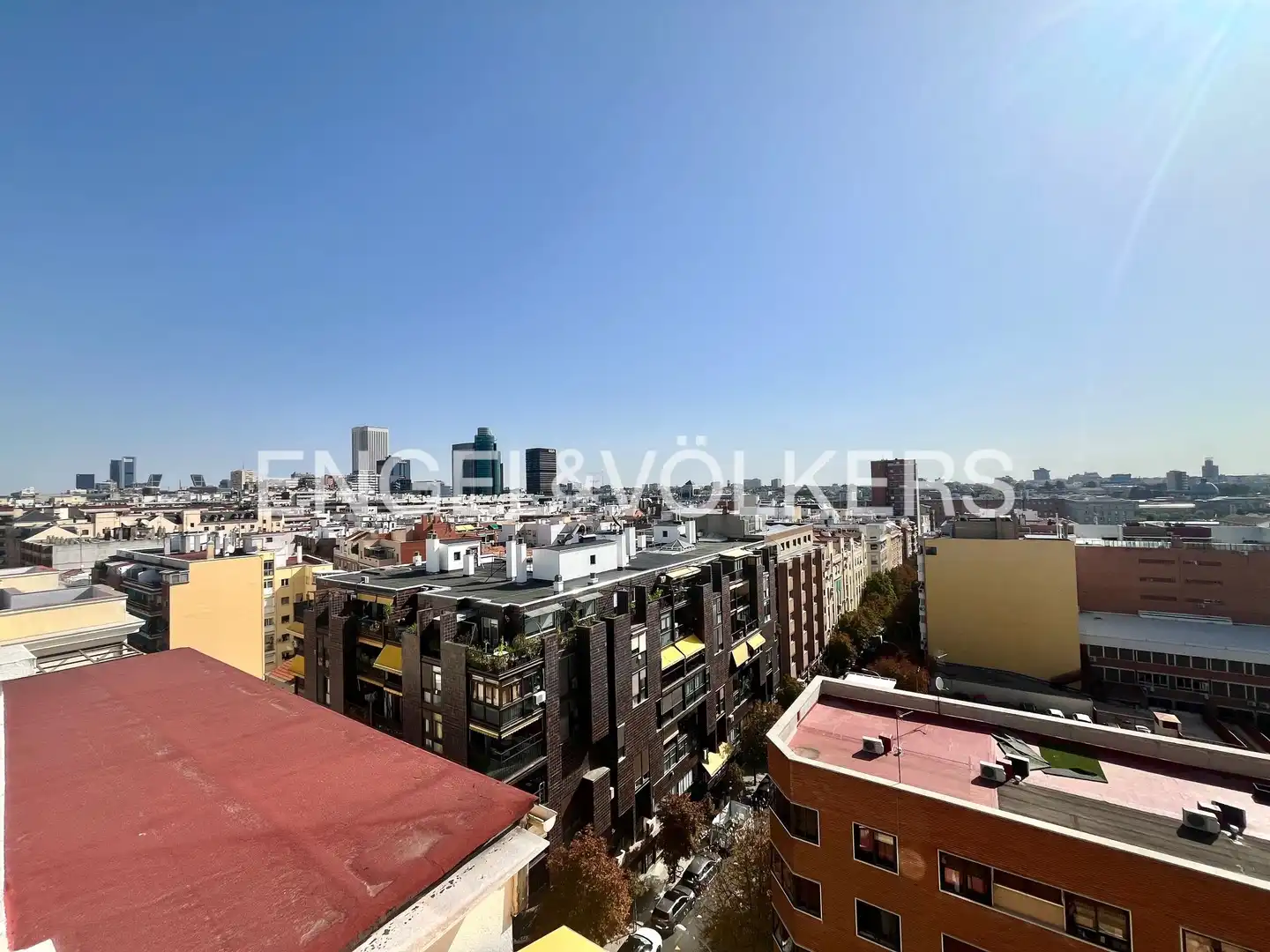 Vista exterior de Àtic de lloguer en Madrid amb Aire condicionat, Calefacció i Terrassa