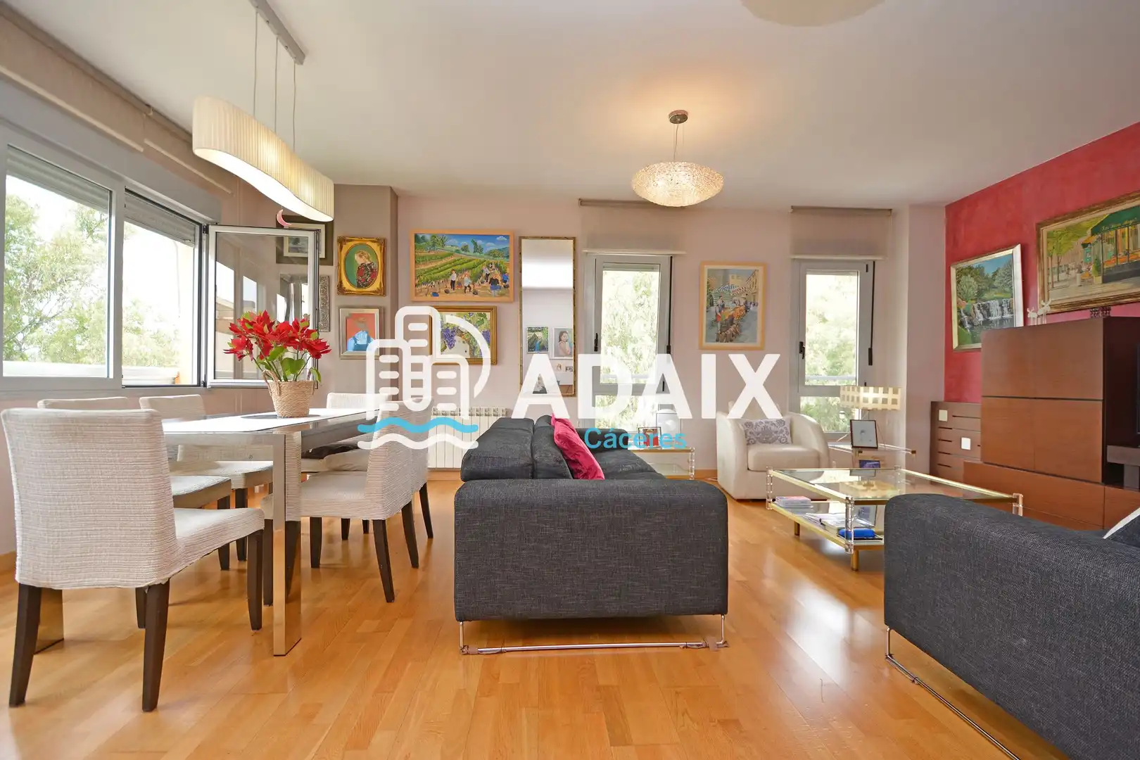 Vista exterior de Ático en venta en Cáceres con Aire acondicionado, Calefacción y Terraza