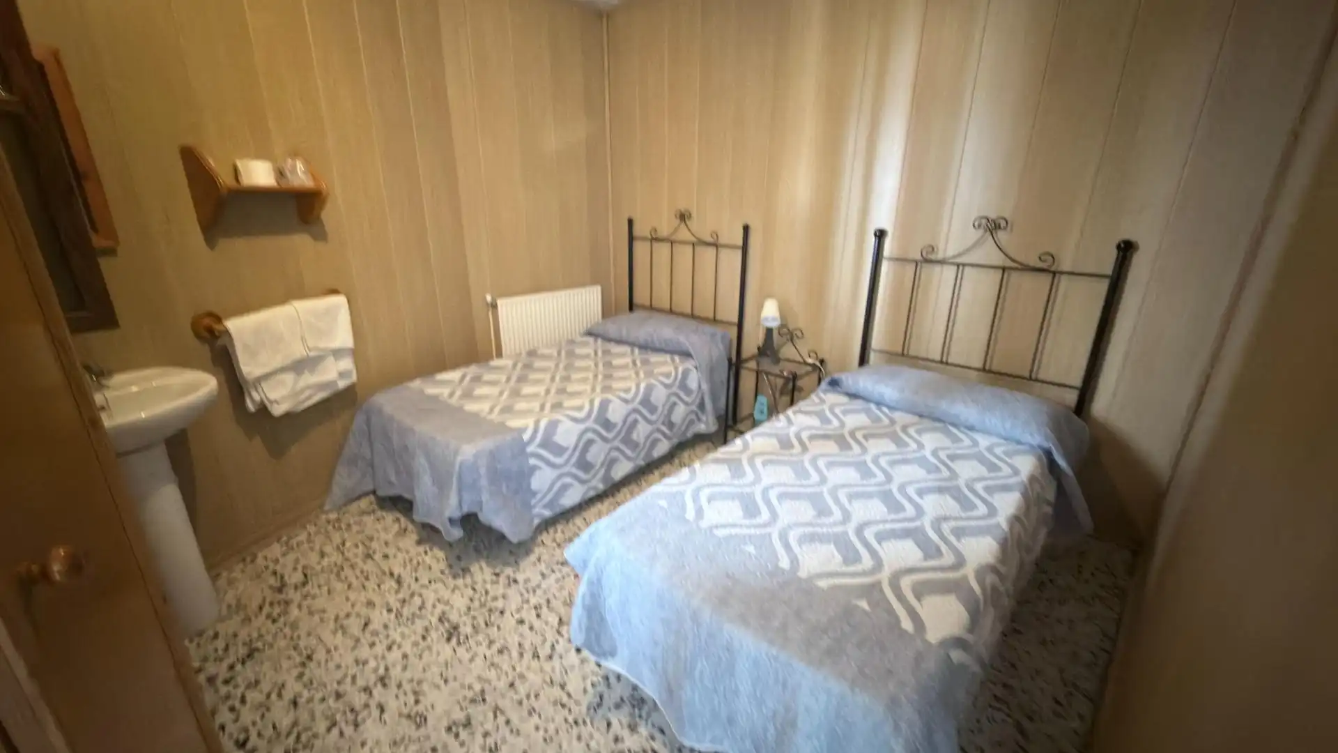 Dormitori de Edifici en venda en Cortegana