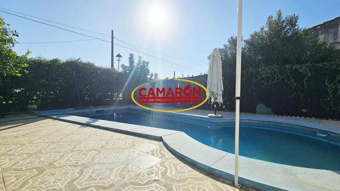 Casa con piscina in vendita a Palomares del Río, imagen 2