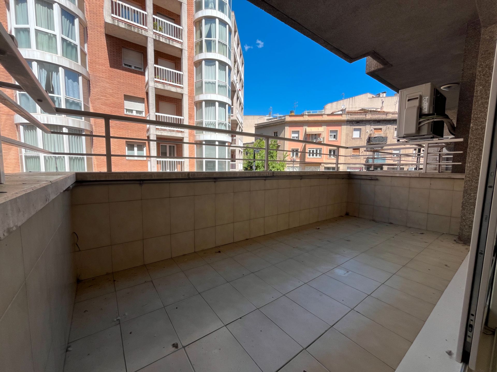 Terrassa de Oficina en venda en Girona Capital amb Aire condicionat, Calefacció i Terrassa