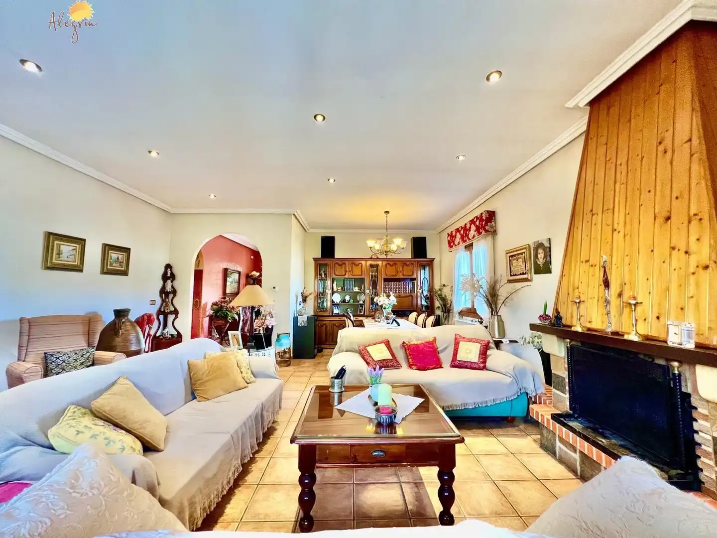 Sala d'estar de Casa o xalet en venda en Daya Vieja amb Aire condicionat, Calefacció i Jardí privat