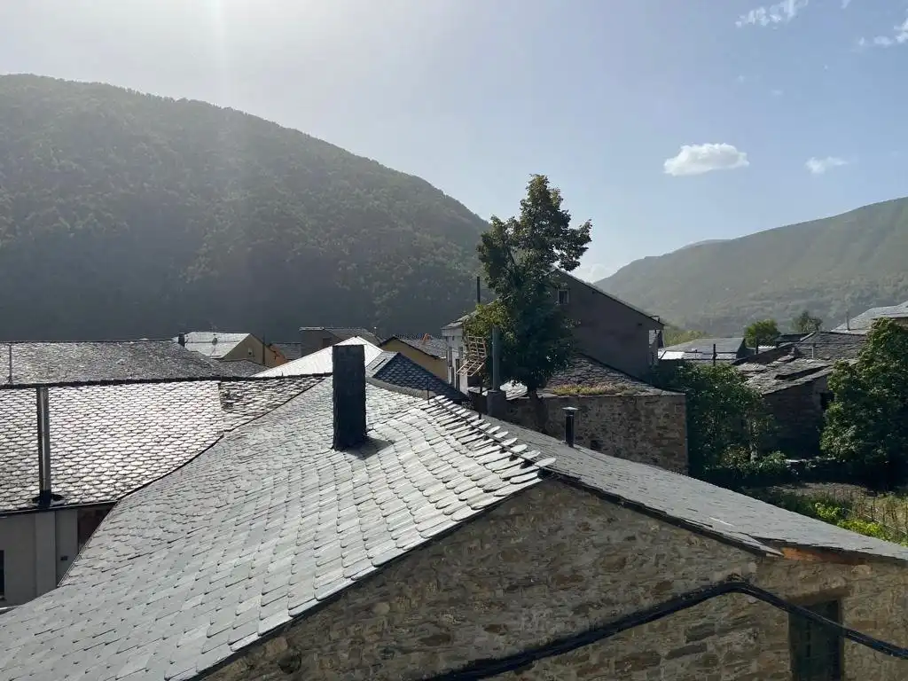 Vista exterior de Finca rústica en venta en Palacios del Sil con Calefacción, Terraza y Balcón