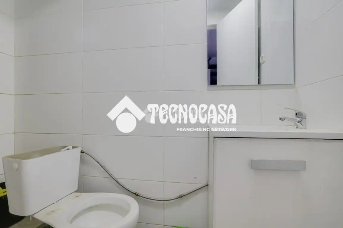 Bany de Pis en venda en Sant Adrià de Besòs amb Terrassa