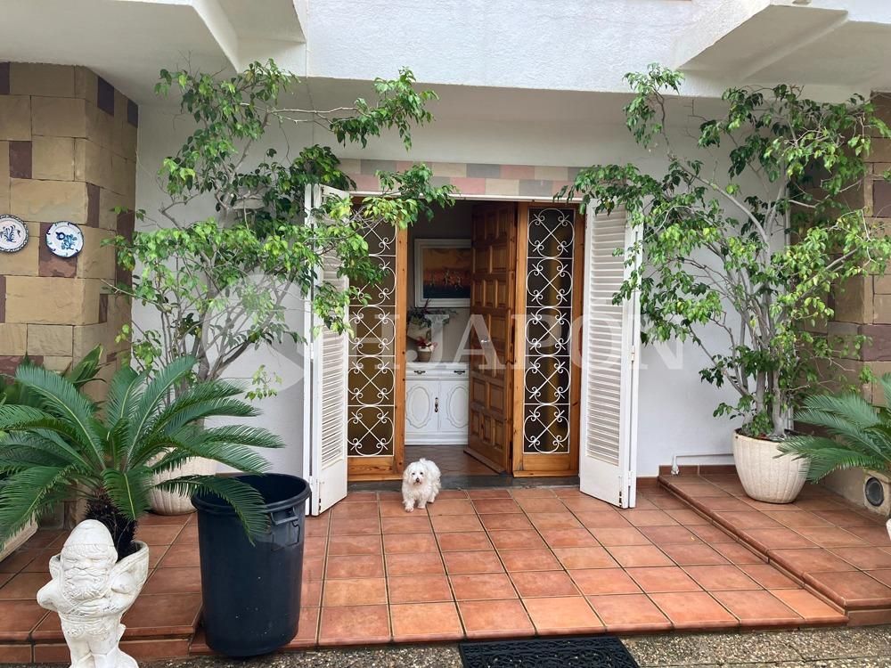 Vista exterior de Casa o xalet en venda en Premià de Dalt amb Aire condicionat, Calefacció i Jardí privat