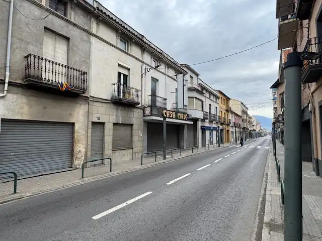 Vista exterior de Casa adosada en venda en Anglès amb Calefacció, Jardí privat i Terrassa