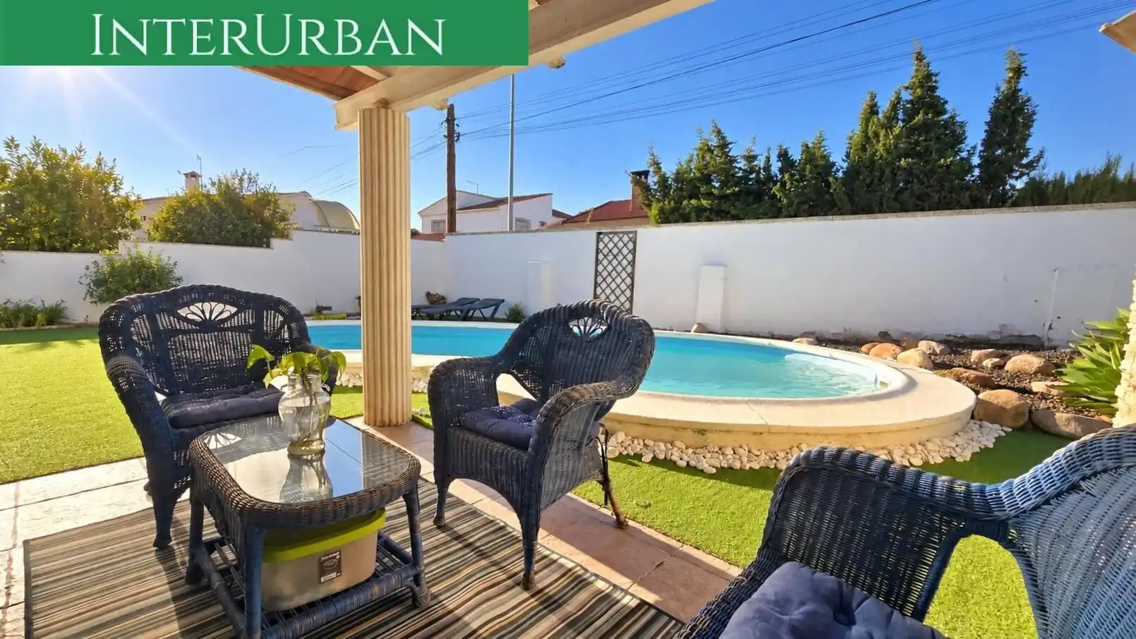 Vista exterior de Casa o xalet en venda en La Pobla de Vallbona amb Aire condicionat, Calefacció i Jardí privat