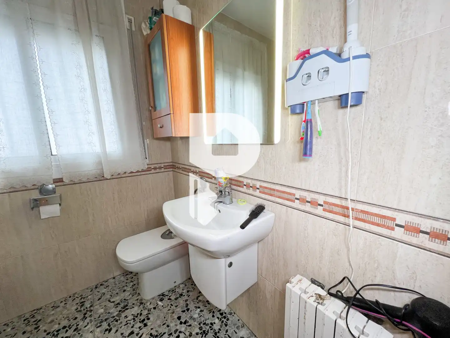 Bany de Casa o xalet en venda en Torrelles de Llobregat amb Aire condicionat, Calefacció i Jardí privat