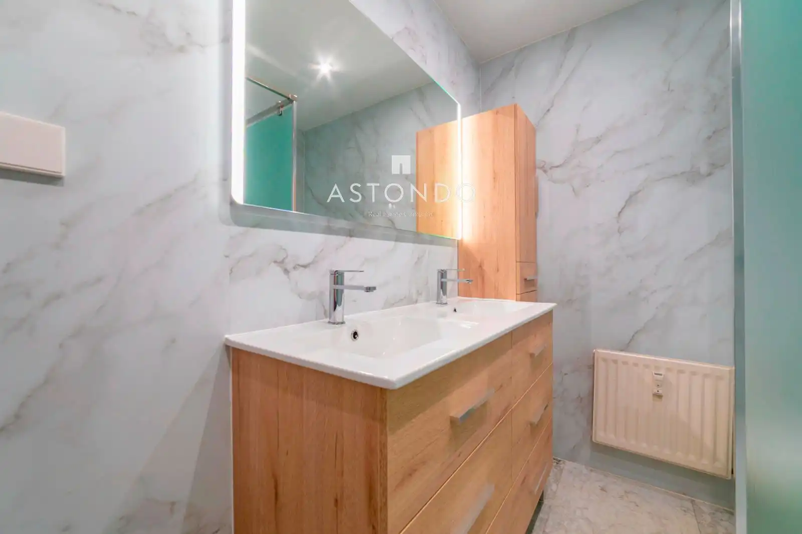 Bathroom of Flat for rent in Madrid  with Air Conditioner, Heating and Terrace