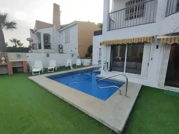 Swimming pool of Detached homes for sale in Benidorm  with Air Conditioner, Private garden and Terrace