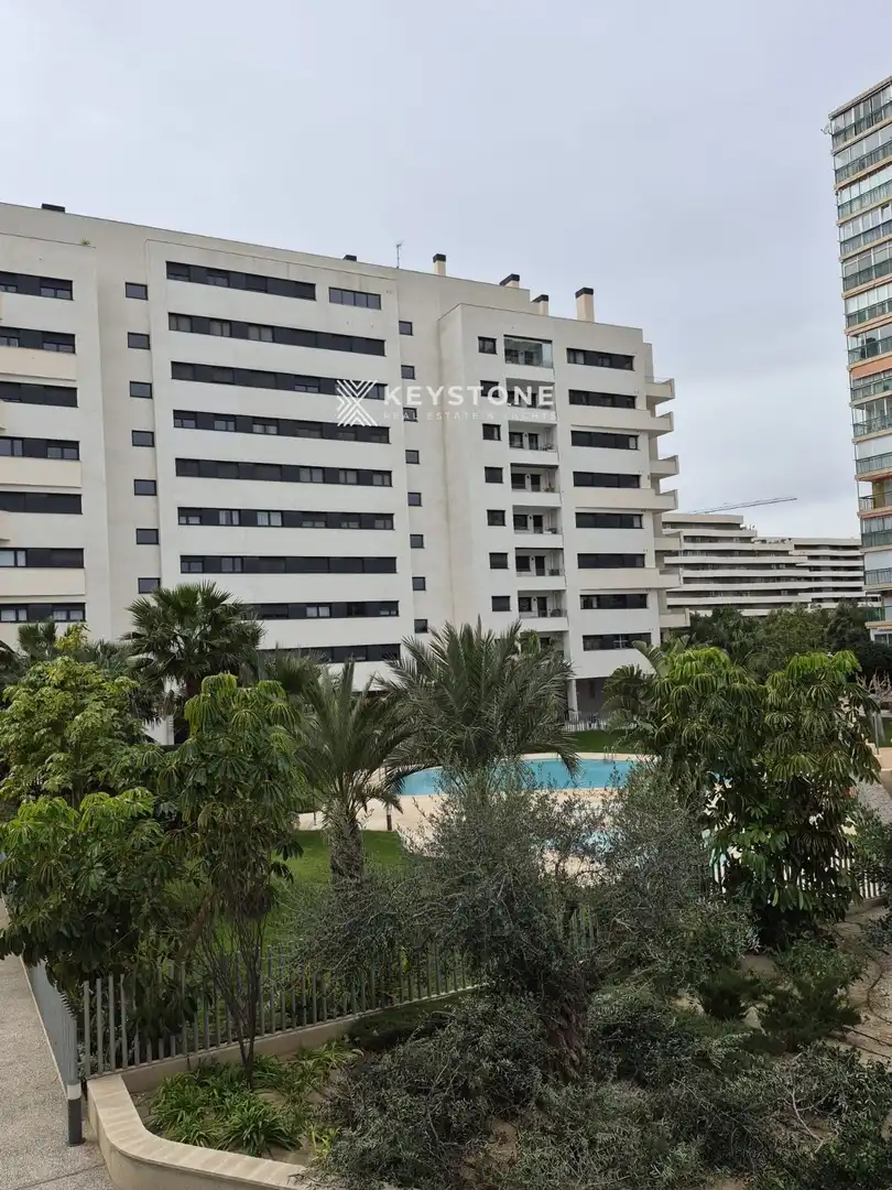 Außenansicht von Wohnung zur Miete in Alicante / Alacant mit Klimaanlage, Heizung und Terrasse