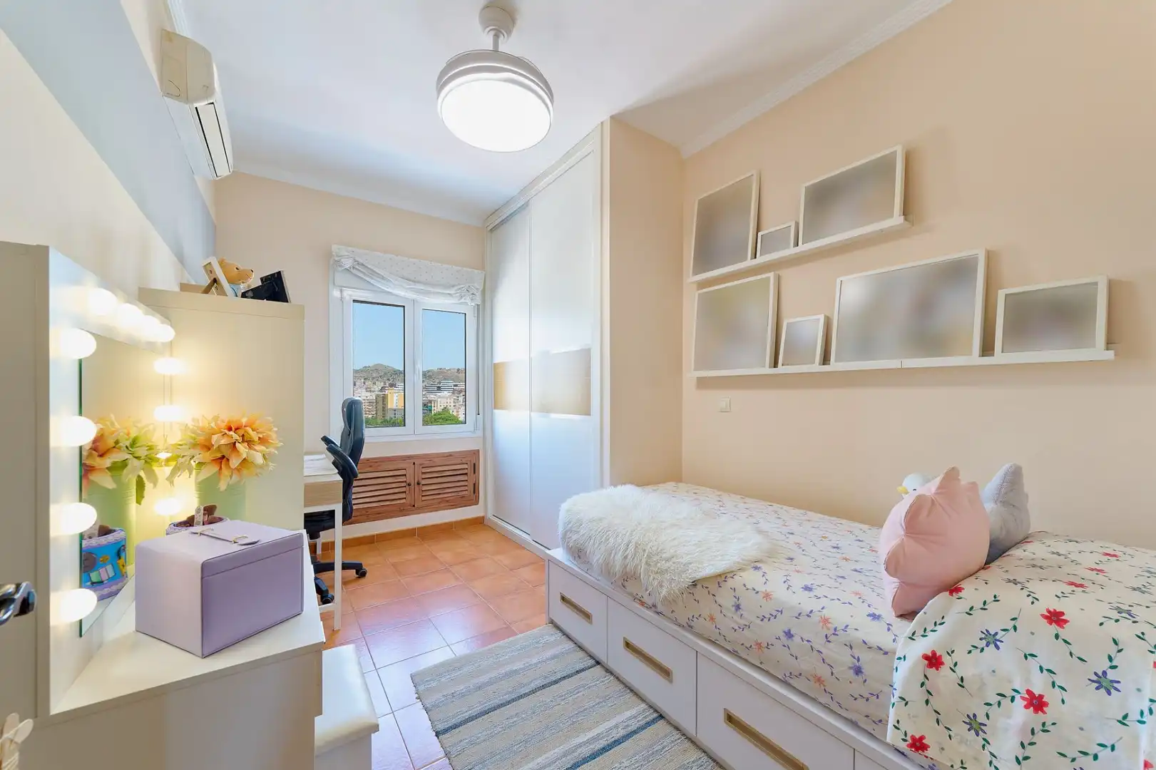 Habitación de Piso en venta en Málaga con Aire acondicionado y Calefacción
