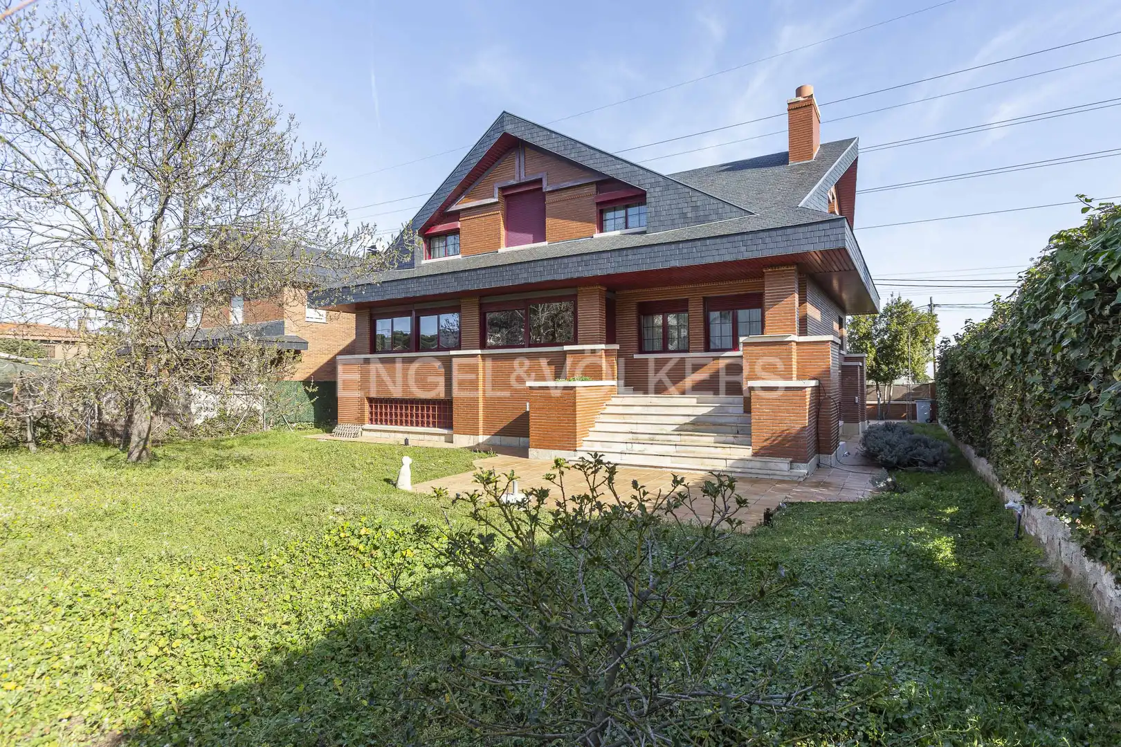 Vista exterior de Casa o chalet de alquiler en Pozuelo de Alarcón con Calefacción, Jardín privado y Parquet