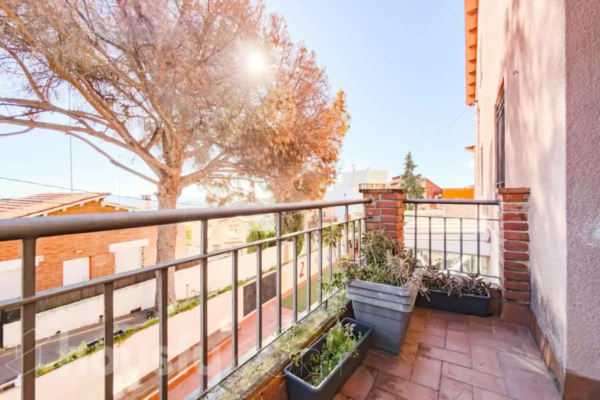 Vista exterior de Casa o chalet en venta en Barcelona con Aire acondicionado, Calefacción y Jardín privado