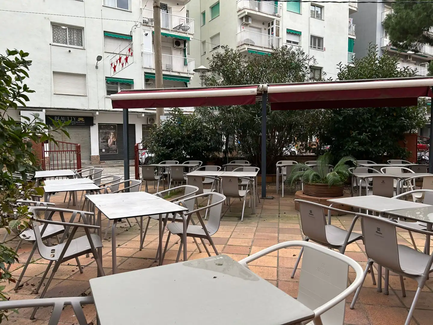 Local comercial en traspàs a Els Pins, imagen 13
