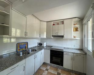 Cuina de Casa o xalet en venda en Ponferrada amb Calefacció, Terrassa i Traster