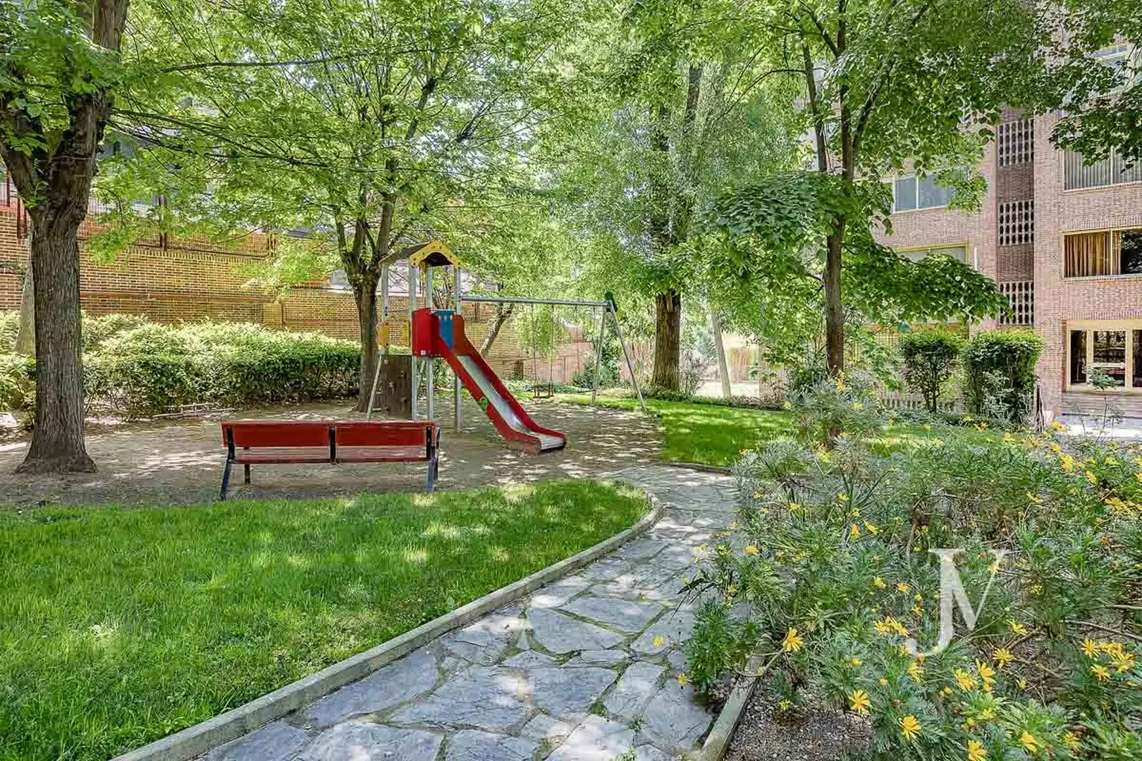 Jardí de Pis en venda en Madrid amb Aire condicionat, Calefacció i Terrassa