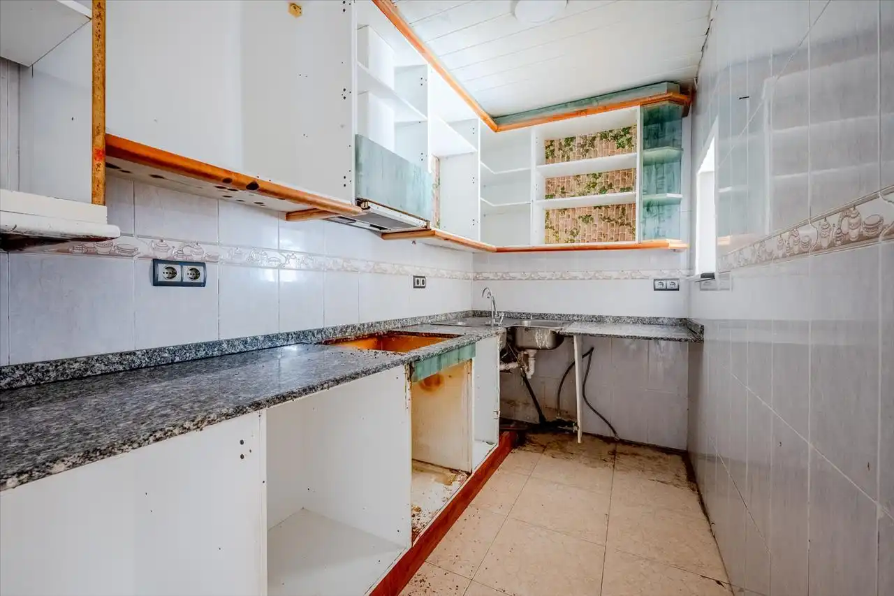 Cuina de Casa adosada en venda en Terrassa