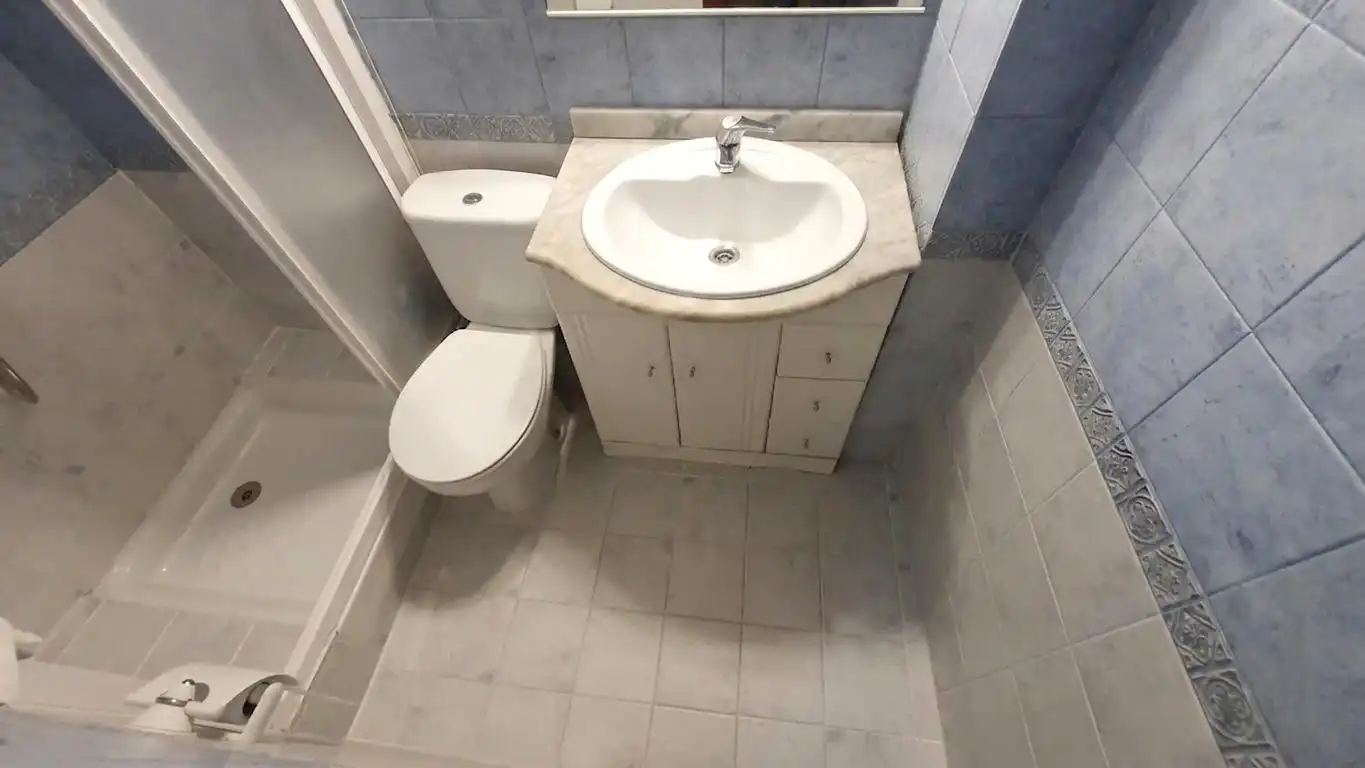 Baño de Piso en venta en L'Hospitalet de Llobregat con Aire acondicionado y Calefacción